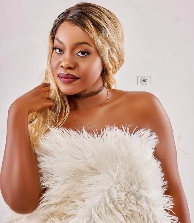 Shakira Shakiraa